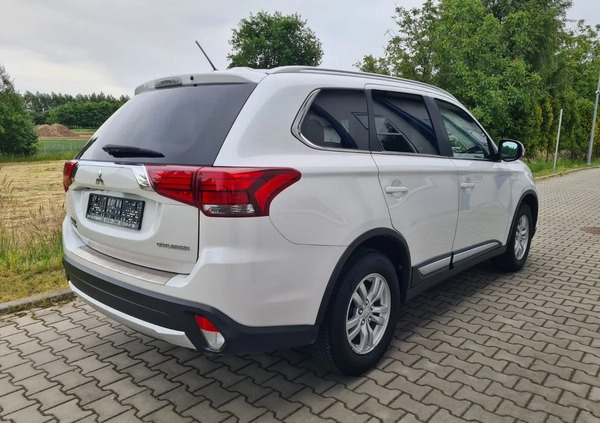 Mitsubishi Outlander cena 68900 przebieg: 120000, rok produkcji 2016 z Radłów małe 137